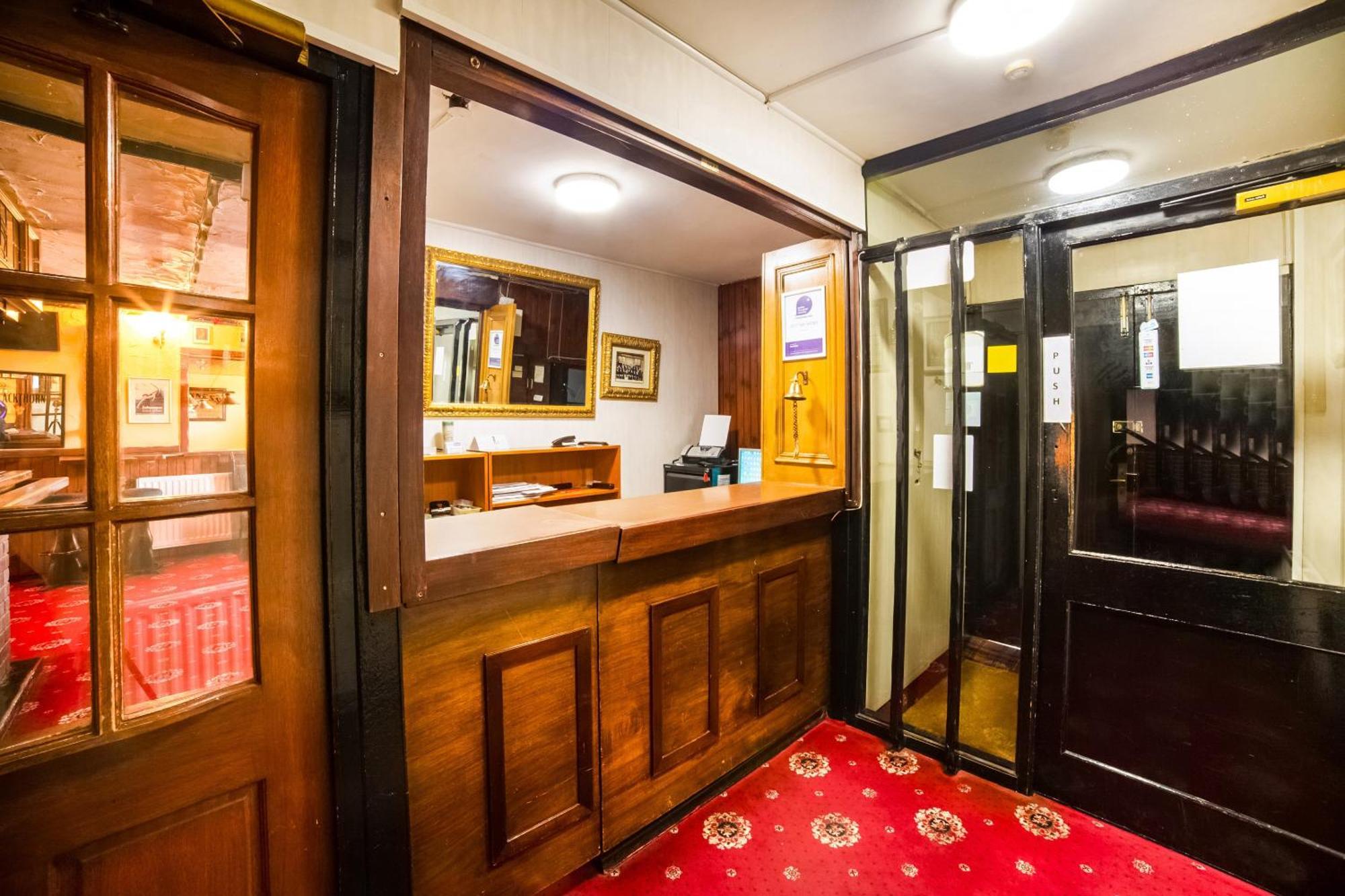 Oyo The Royal Hotel Dunston  Exterior photo